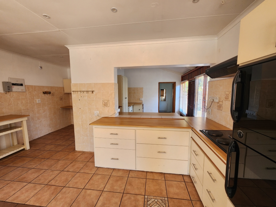 4 Bedroom Property for Sale in Dana Bay Western Cape